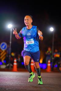 BIB: 05418, 1421, 42714
                            <button type="button" onclick="openModal(21574452)" class="btn btn-primary btn-sm float-right btn-popup" data-toggle="modal" data-target=".modal-high-quality">
                        <i class="fas fa-shopping-cart"></i> Add to Cart
                    </button>
                                            <button type="button" onclick="isThisMe(21574452, true)" class="btn btn-success btn-sm float-right btn-popup btn-isme hidden" data-toggle="tooltip" data-placement="bottom" title="นี่คือรูปของคุณใช่ไหม คลิกที่นี่เพื่อเอาเข้าอัลบั้ม">
                        <i class="fas fa-plus"></i> Add to album
                    </button>
                    <button type="button" onclick="isThisMe(21574452, false)" class="btn btn-warning btn-sm float-right btn-popup btn-isnotme hidden">
                        <i class="fas fa-ban"></i> Remove from album
                    </button>